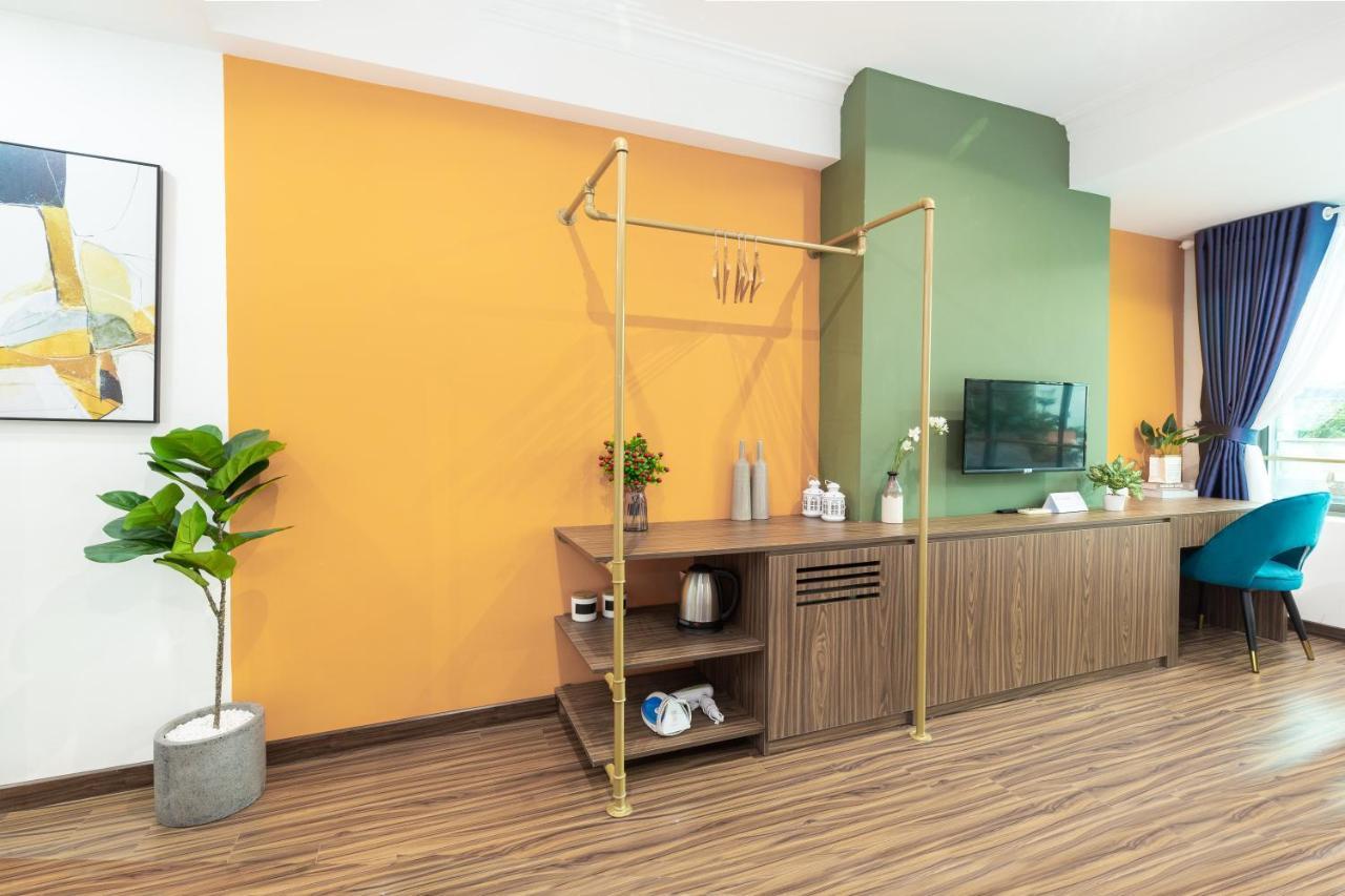 Cozrum Smart - First Target Hotel Хошимін Екстер'єр фото