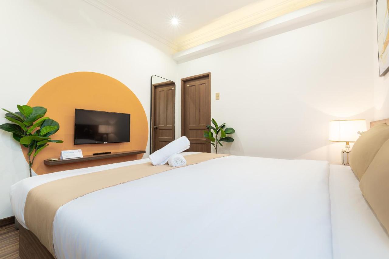 Cozrum Smart - First Target Hotel Хошимін Екстер'єр фото